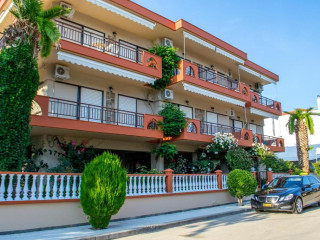 Milonas House Apartments