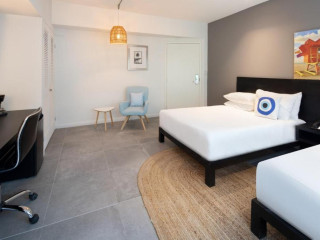 Mimosa Hotel