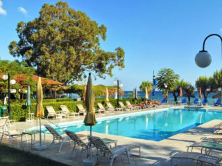 Mimoza Beach Hotel