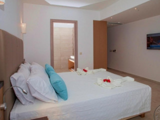 MINOS APARTHOTEL