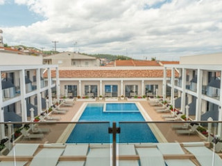MIRROR HOTEL