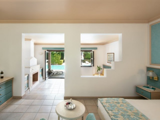 KALATHOS SQUARE LUXURY SUITES