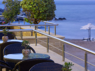 MOLOS BAY