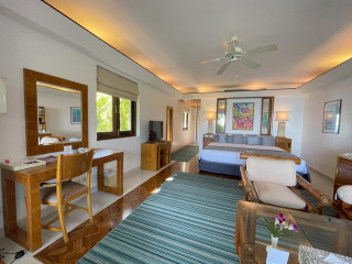 MOM TRI'S VILLA ROYALE