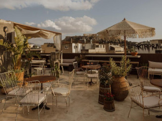 Mona Hotel
