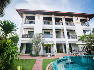 Monaburi Boutique Resort