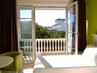 Monaco Garden Hotel