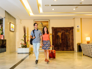 Monarque Sultán Aparthotel