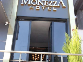 Monezza Hotel