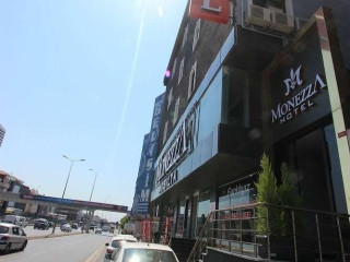 Monezza Hotel