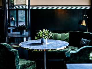 Monsieur George-Champs Elysees