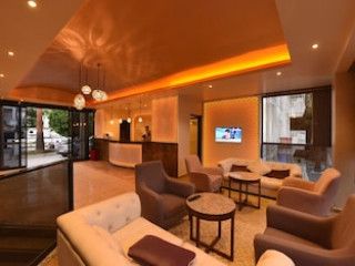 MONTEBELLO DELUXE HOTEL