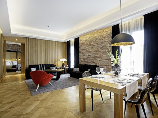 Monument Hotel