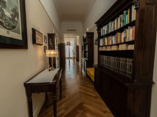 MOON LUXURY ROOMS AND APARTMENTS