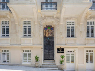 Moonlight Elegance Boutique Hotel