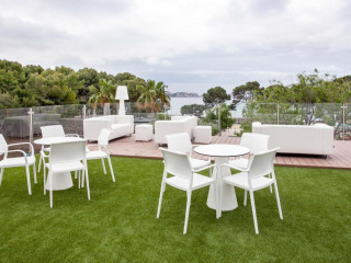 Morlans Garden Hotel