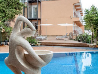 Morlans Garden Hotel