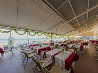 Mouria Studios & Apts