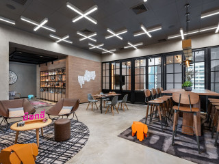 Moxy Bangkok Ratchaprasong