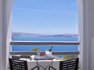 Mr and Mrs White Santorini