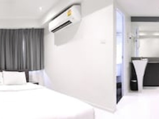 MY HOTEL PRATUNAM (SHA)