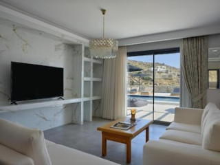MYKONOS KOSMOPLAZ BEACH HOTEL