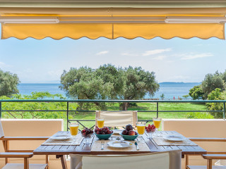 Nafsika's Beachfront Apartments