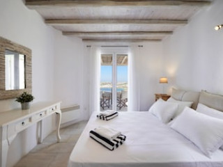 NALU VILLA MYKONOS