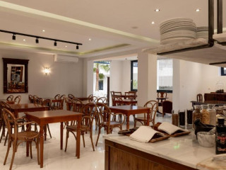 NAMI HOTEL & SUITES