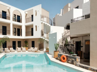 NAMI HOTEL & SUITES