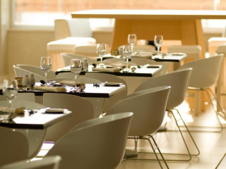 Napa Mermaid Hotel & Suites