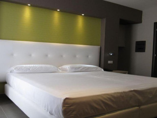 Napolit'amo Hotel Medina