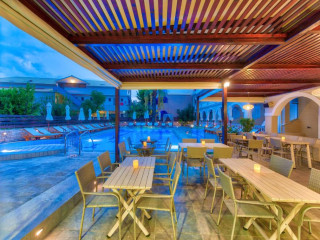 Natalie Hotel