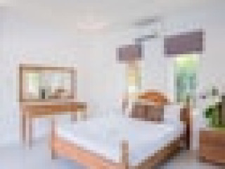 Natcha Pool Villa by Warin