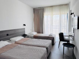 Navarria Hotel