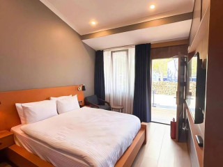 NAVY INN