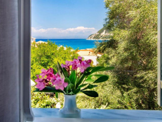 Nefeli Hotel