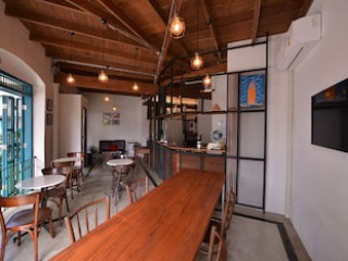 NEIGHBOR PHUTHON BOUTIQUE HOSTEL