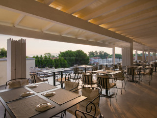 Neikos Mediterraneo Luxury Suites