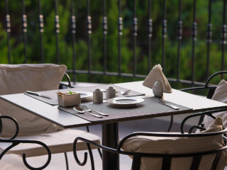 Neikos Luxury Suites