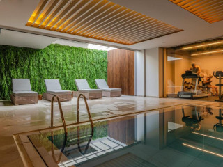Nelia Beach Hotel & Spa
