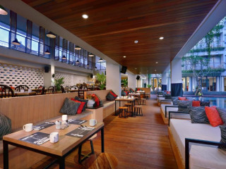 Neo Kuta Legian by Aston