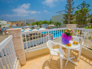 New Famagusta Hotel & Suites