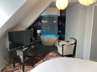 NEW Hotel Republique