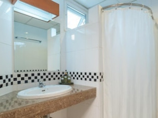 NEW SIAM III GUEST HOUSE