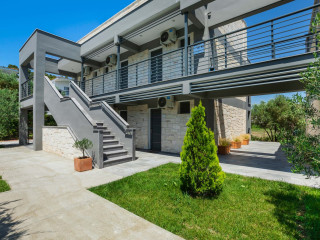 New Story Luxury Suites