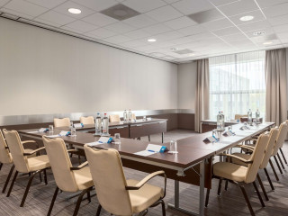 NH AMSTERDAM SCHIPHOL AIRPORT