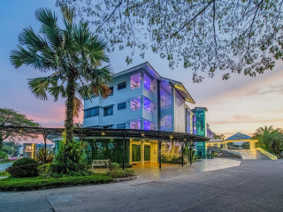 NH Boat Lagoon Phuket Resort