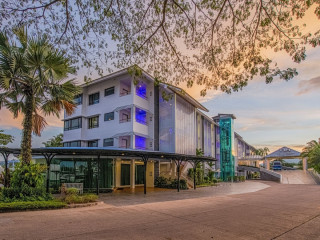 NH Boat Lagoon Phuket Resort