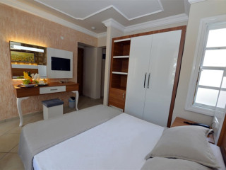 NICHOLAS PARK HOTEL